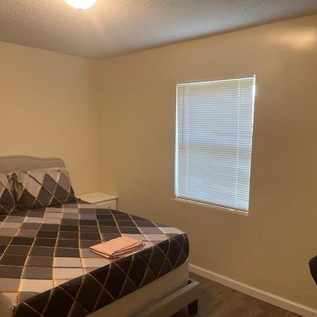 Private Queen Bedroom C Shared Common Spaces فورت بييرس المظهر الخارجي الصورة